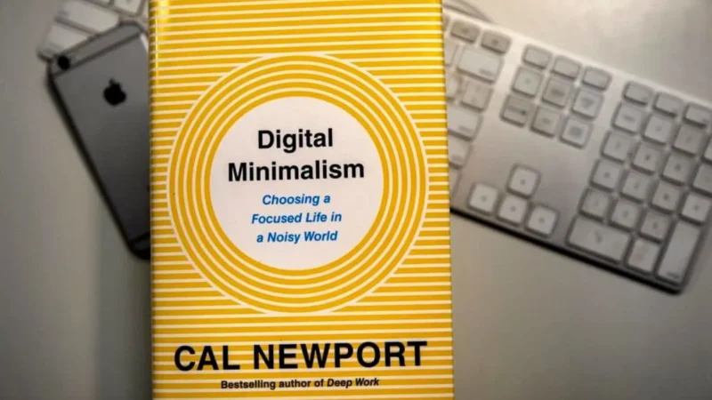 Digital Minimalism – Choosing What the Screen Is For